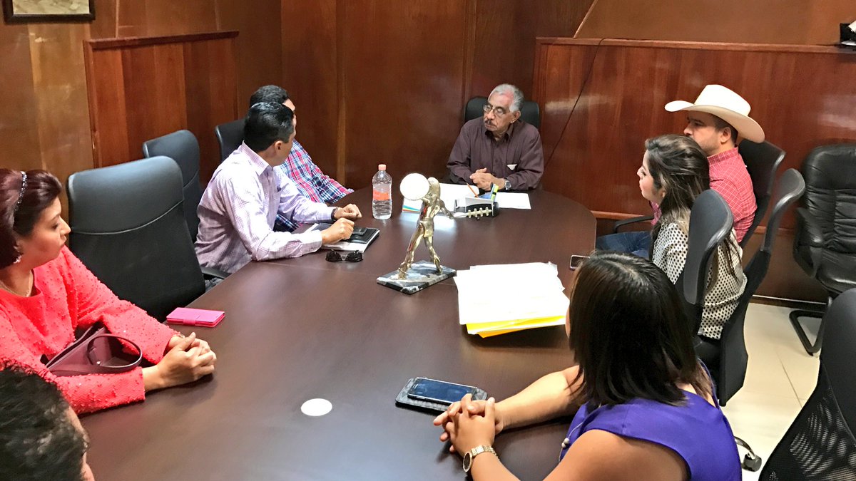 Atiende Fiscal Superior del Estado a siete regidores del H. Ayuntamiento de Macuspana.