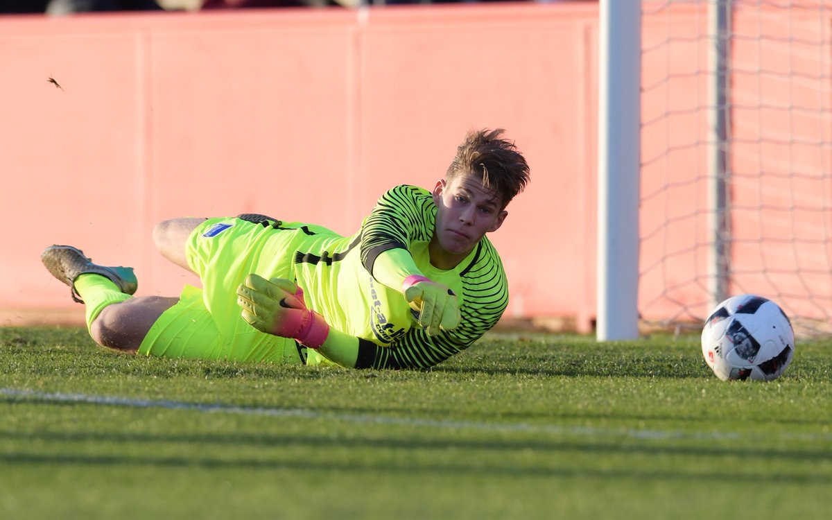 HerthaBSC's tweet image. 78': Dennis "Smaaash" Smarsch hält den Kasten ganz gut sauber. 👌 #UDPBSC 0:1 #hahohe