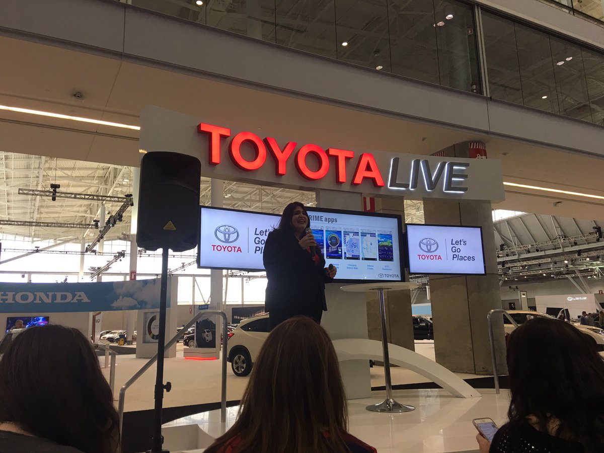 redsoxdad's tweet photo. Exclusive #primeapps #priusprime #toyotaboston @BostonAutoShow #bostonautoshow @shebuyscars #hosted https://t.co/HRMUc66Jen