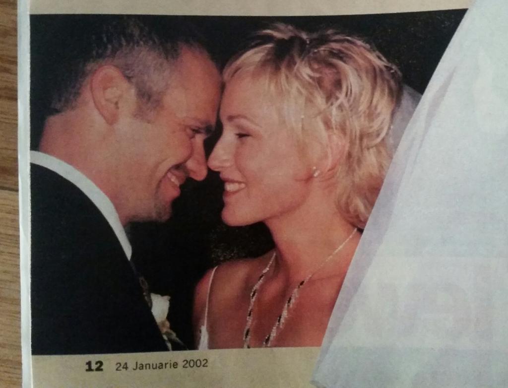 Hierdie <a href="/huisgenoot/">Huisgenoot</a> voorblad is vndag 15 jaar oud! Wéér dankie <a href="/simonrademan/">Simon Rademan</a>  #15jaarhuweliksherdenking #wareliefde