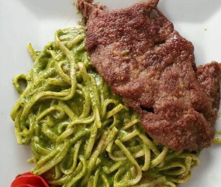 Pollito Con Papas On Twitter To Day Special Tallarines Verdes Con Bistec Green Spaghetti With Steak Peruvian Style