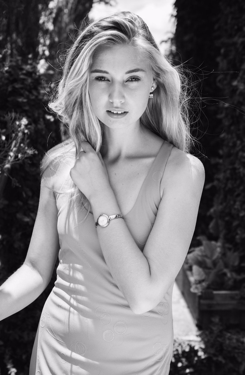 macdartphoto's tweet photo. Emogene #macdart https://t.co/2obZfT564W