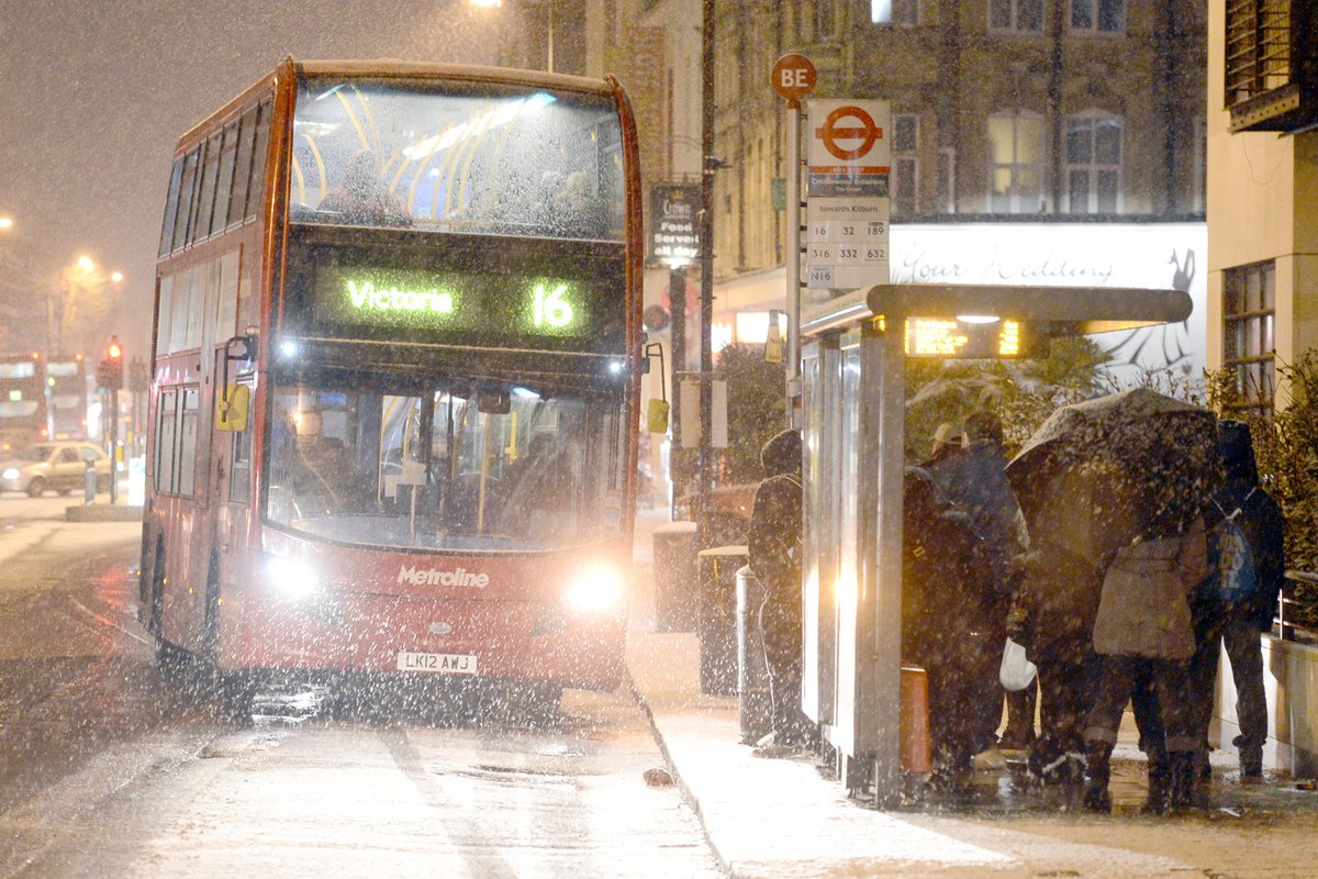 CTNetherlands's tweet photo. London snow alert: severe weather warning in place amid warnings of disruption to rail, roads and planes. https://t.co/b0cV7NsGMx https://t.co/Af2pXhch8V