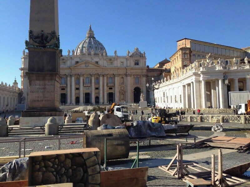 Mentre a #SanPietro #Vaticano si disfa il #presepe da noi a #Matera Dies Natalis torna sabato 14 e domenica 15. Vi aspettiamo numerosi