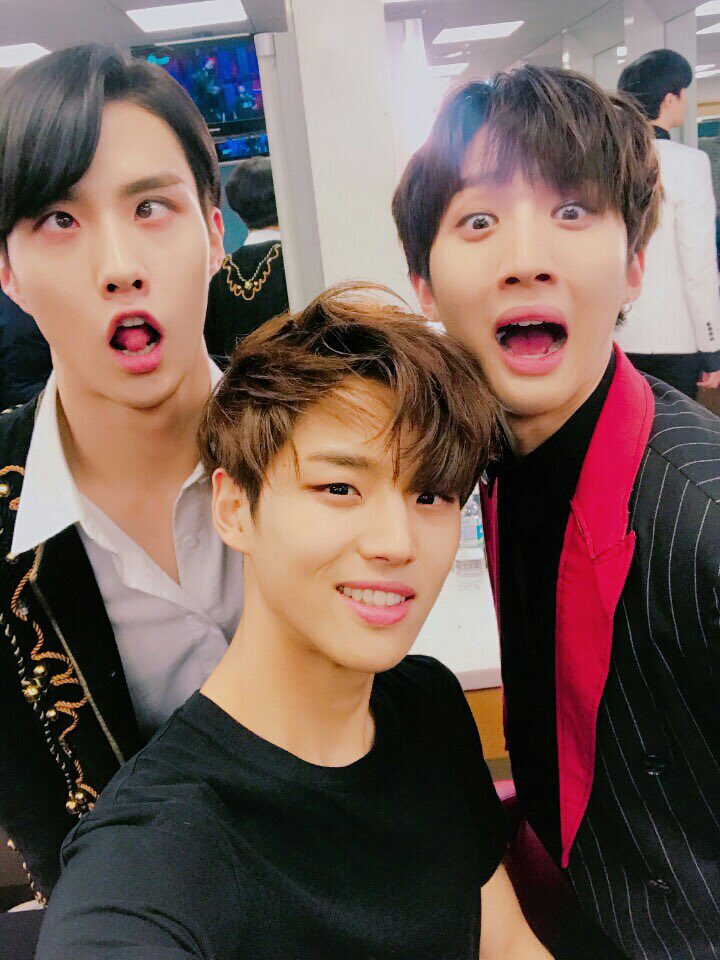 CUBE_PTG's tweet photo. [#여원] 자, 이제 열일을 시작한다.
1탄 홍구택 얼굴몰아주기
홍석ver. https://t.co/zUuYWiX4Qk