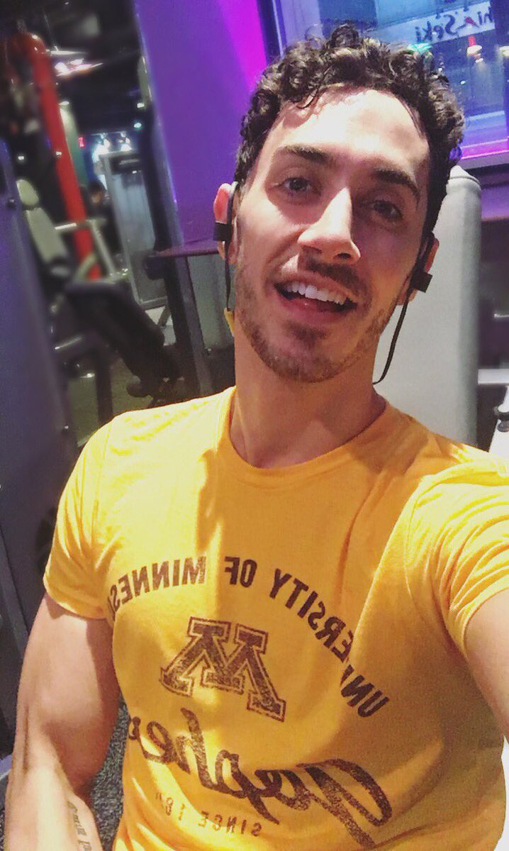 thereedkelly's tweet photo. The early bird gets the worm, or if nothing else at least he gets #shredded.
#ObjectInMotion #FitLife #HealthyHeartHealthyMind @CrunchGym https://t.co/Ki4YXMXyv0
