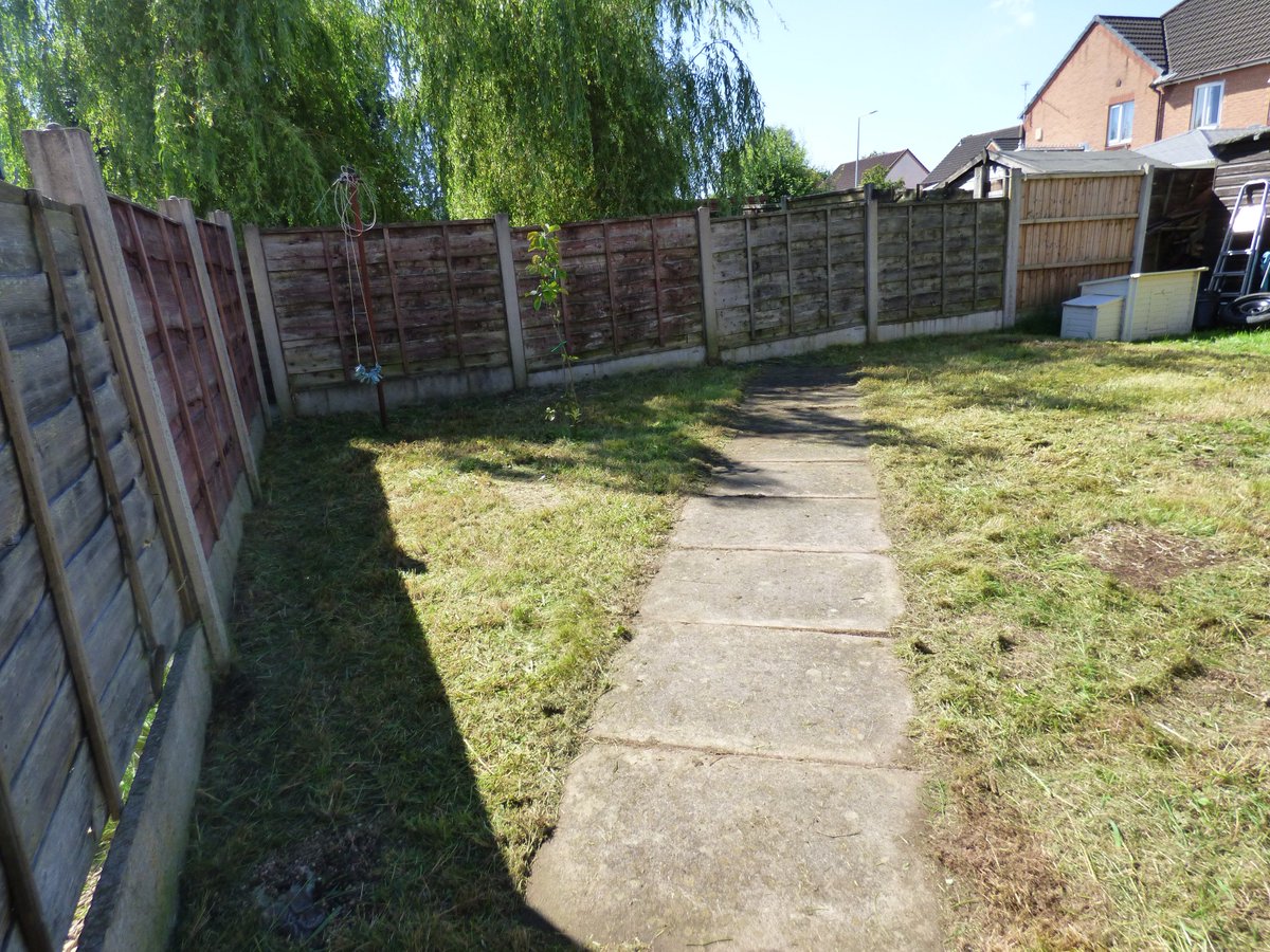 GardeningJandJ's tweet image. A clearance job to get this garden ready for some landscaping #gardeningjandj