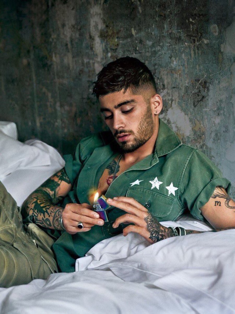 tommoskyfalls's tweet image. Parabens pro falsiane mais gostoso do mundo. ❤ #HappyBirthdayZaynMalik