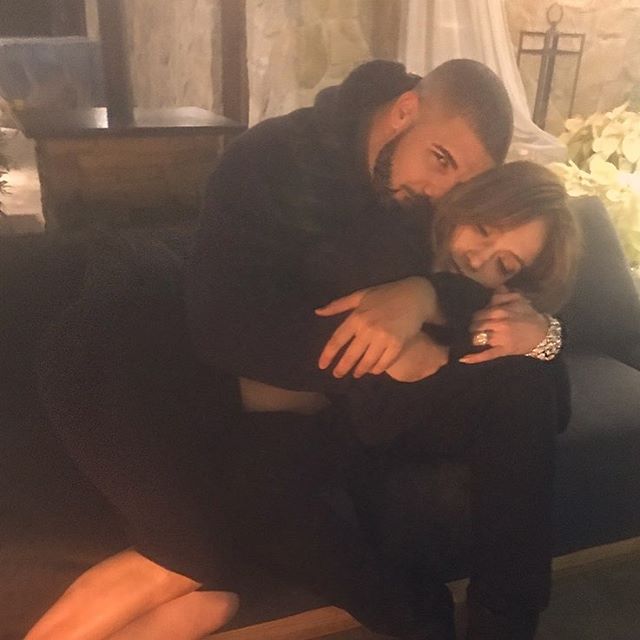 234music's tweet photo. Drake Spulrges On $100, 000 Gift For Jennifer Lopez https://t.co/koAkYaSYaK Via @solar_bossgurl https://t.co/5Nu7TKgLAw