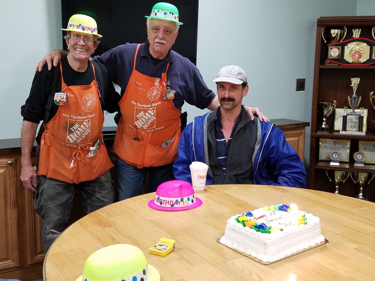 jdkc08's tweet photo. Our January birthday's !! Happy birthday guy's!@lureeasygoer @AlucardV82 @AdrianPotasso @MahwahHD https://t.co/ECj9qnbP8l