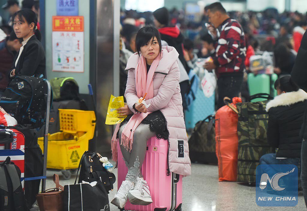 XHNews's tweet photo. The largest migrantion of people in China! Spring Festival travel rush, when people return home for family reunion, will start on  Jan. 13 https://t.co/T0hqC5D5j5