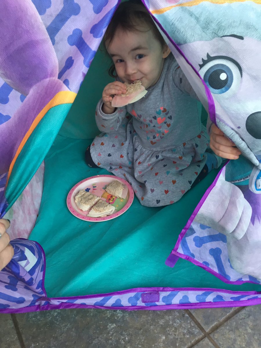TheRantingMammy's tweet photo. New way to get my 4 yr old, who won't stay still at the table, to eat. Let her eat in the tent. Lol. #whateverworks #rantingirishmammy https://t.co/8QmuHcyGBY