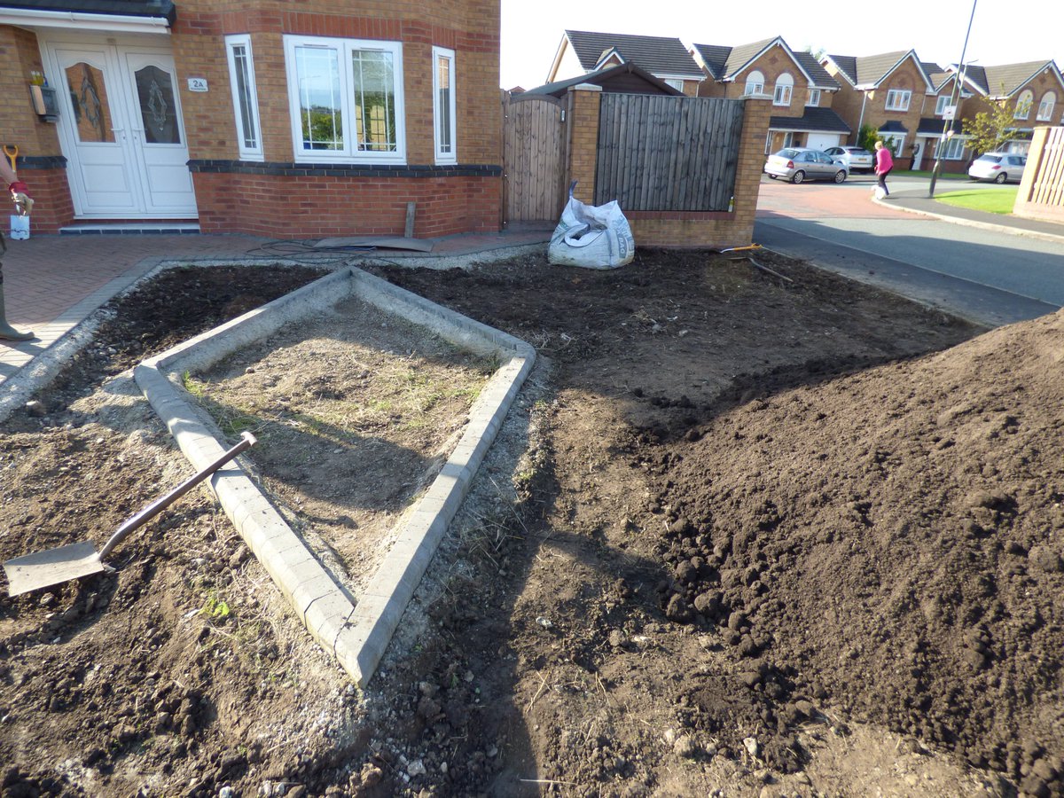 GardeningJandJ's tweet image. Fresh turf and top soil added, with an acer tree as the center piece @GardeningJandJ  #www.jandjgardening.com