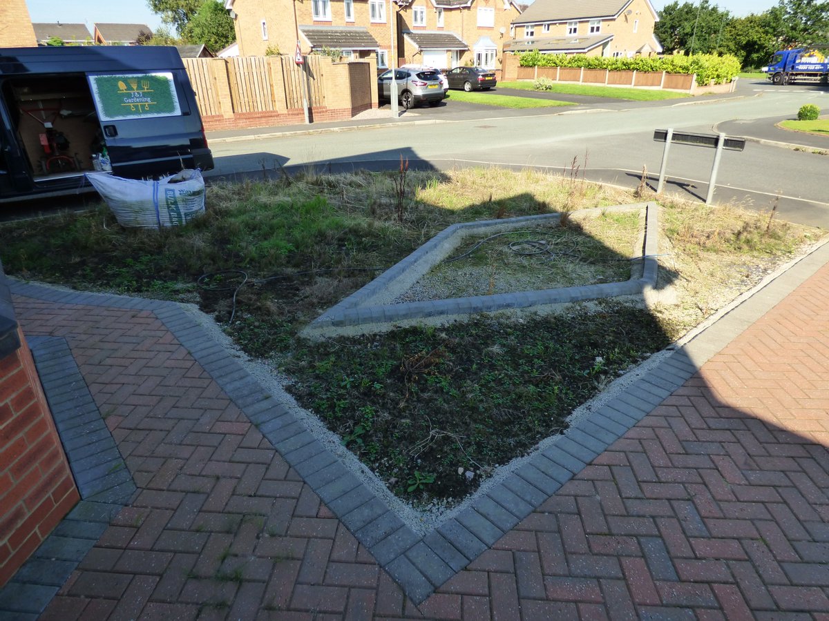 GardeningJandJ's tweet image. Fresh turf and top soil added, with an acer tree as the center piece @GardeningJandJ  #www.jandjgardening.com