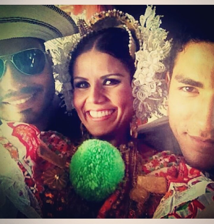 GiselaTunon's tweet photo. #tbt #PreciososRecuerdos
2013, #Desfile de las #MilPolleras con @argimirochef y @dayron_ch 
#Inolvidable #agradecida https://t.co/Bgi2MbcduY