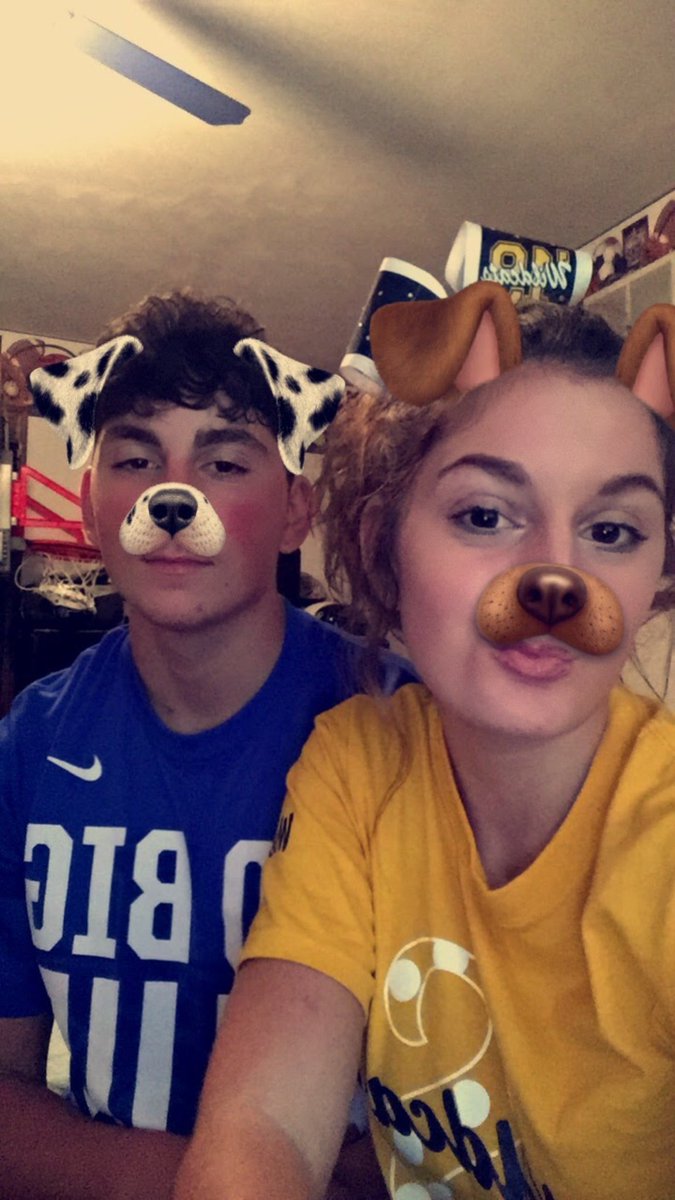 mangino_melina's tweet image. happy birthday to us!!❤🎉🚙 #summersixteen #itssixtydegreesout #basicallysummer