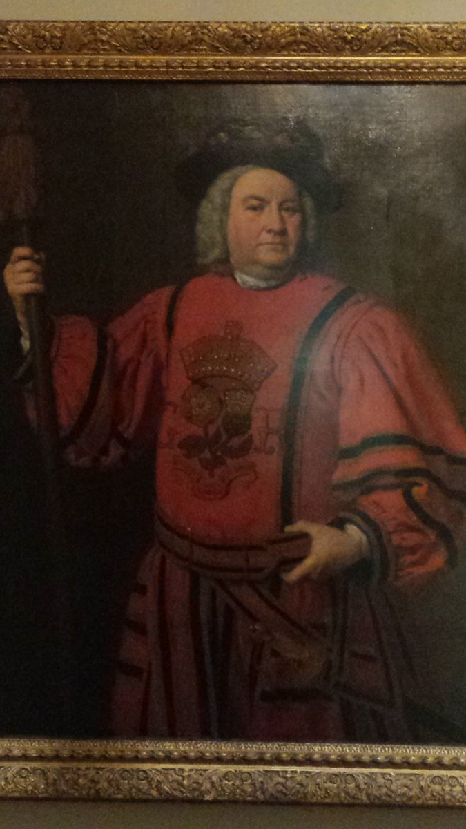 ExBeefeaterDave's tweet photo. Day out @ Hampton Court Palace. Great to see the Yeoman Warders get a mention 👍 #Tradition #History #Bodyguard #GIIR https://t.co/1UCsOTBoFK