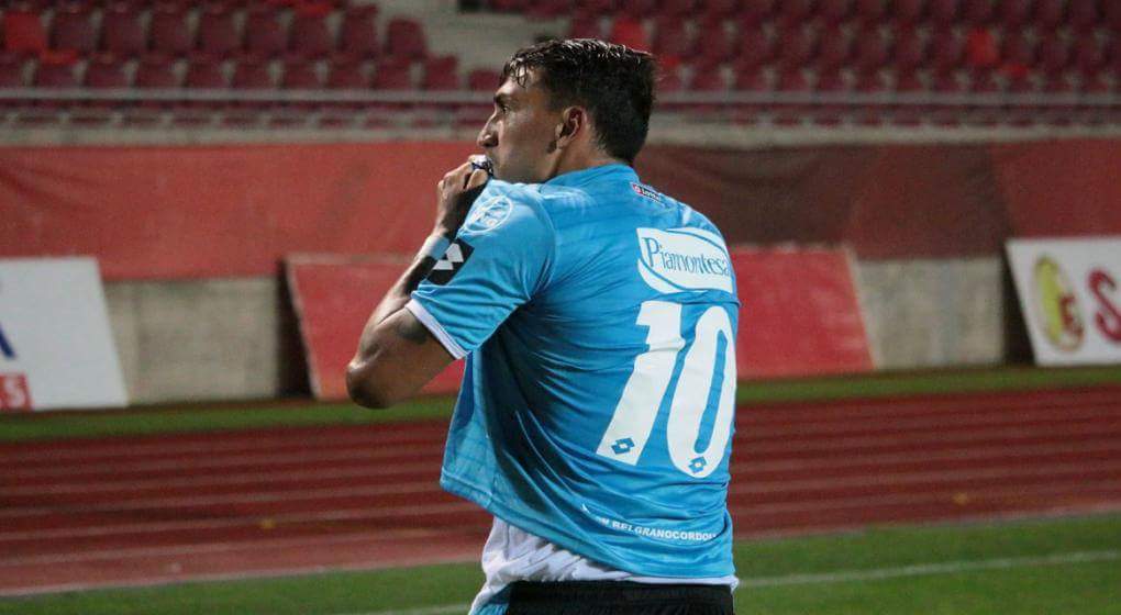 Partidazo de Matías Suárez que fue la FIGURA del amistoso de anoche en Chile.

Matías Suárez, el 10 pirata,  fue... fb.me/tx2zb7HP