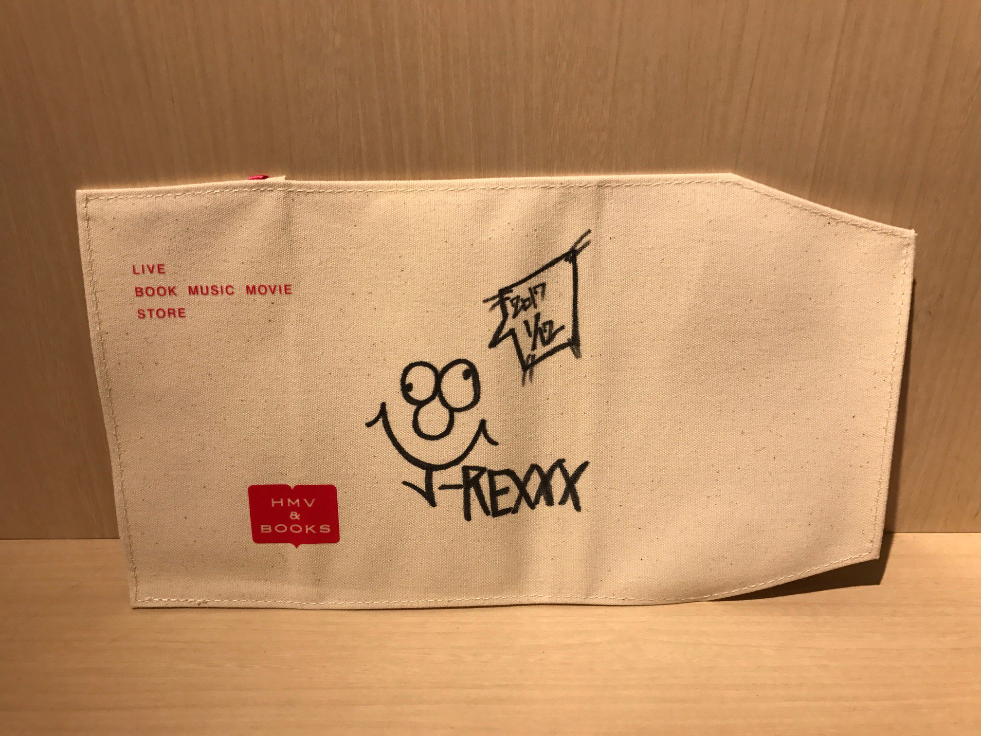 高品質 HMV&BOOKS SHIBUYA on X:  アイドル