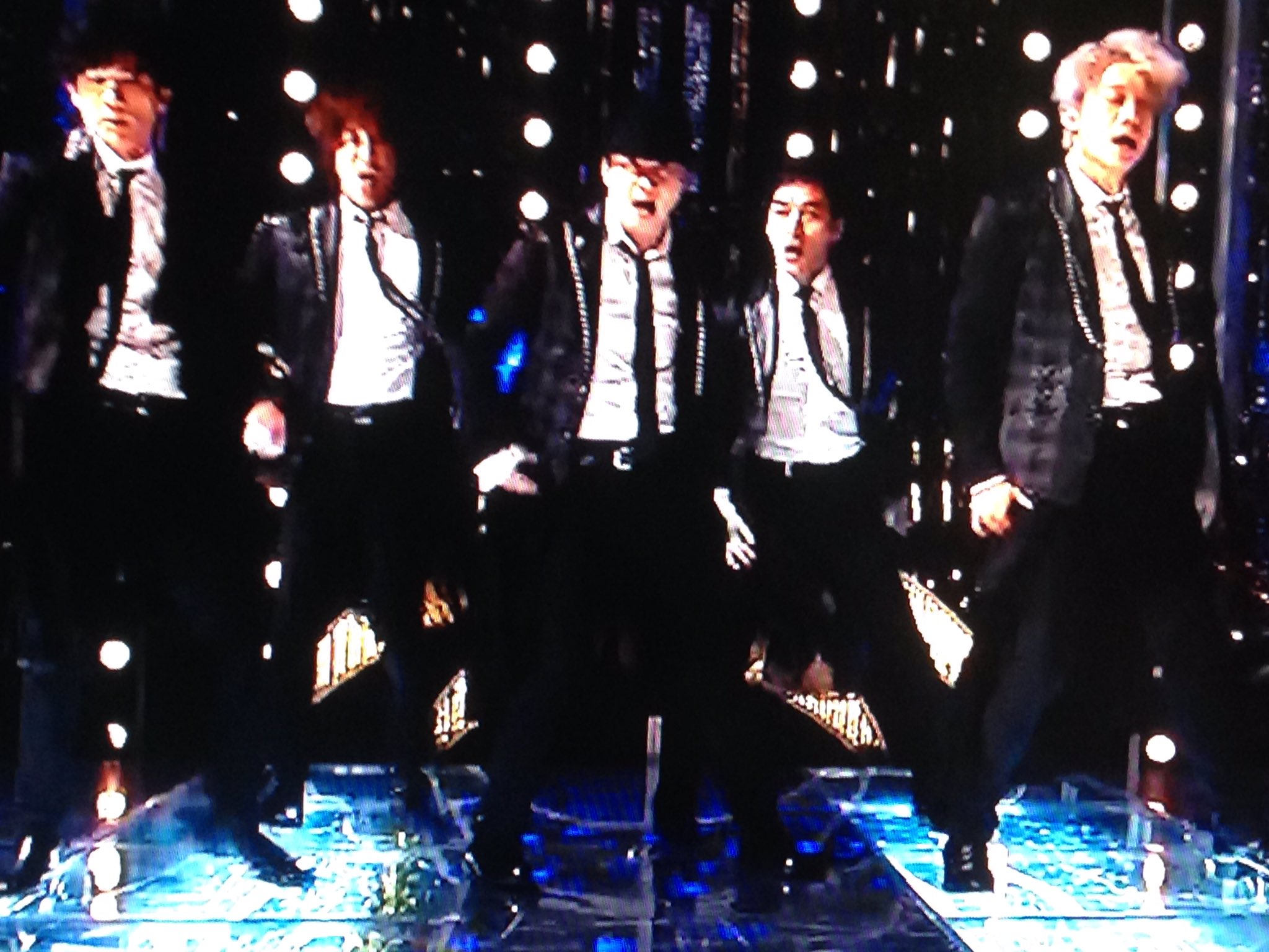 Sora Smap 中居くん 凄くかっこいいのにsmap以外ではかっこいい所隠そうとするからな Smapでいる場所がなくなるって大問題だよ 大問題 早くsmap中居正広に戻して T Co Nxbyq98qgv Twitter