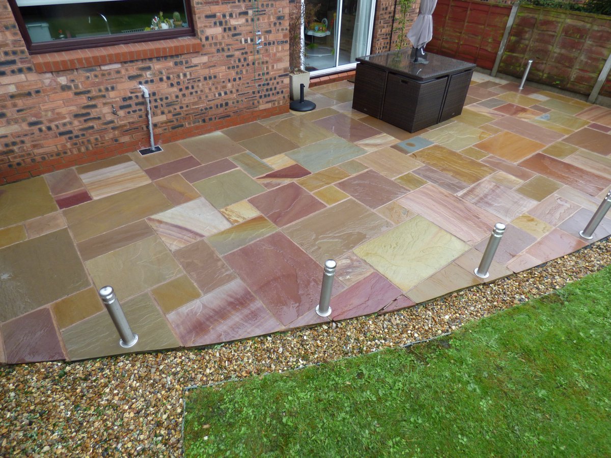 GardeningJandJ's tweet image. The Hyundai 3000psi Petrol Pressure Washer HYW3000P can truly reinvigorate  your sandstone patio #@Hyundai_UK #Hyundai  @GardeningJandJ