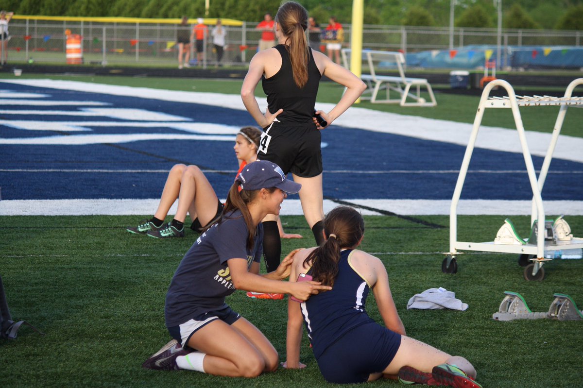 karibrekke2's tweet photo. Happy 16th to this crazy runner 😜 you probably don't need your license since you run everywhere! Love you v much ❤ #compete #TJump https://t.co/8Kzu6ICpWy