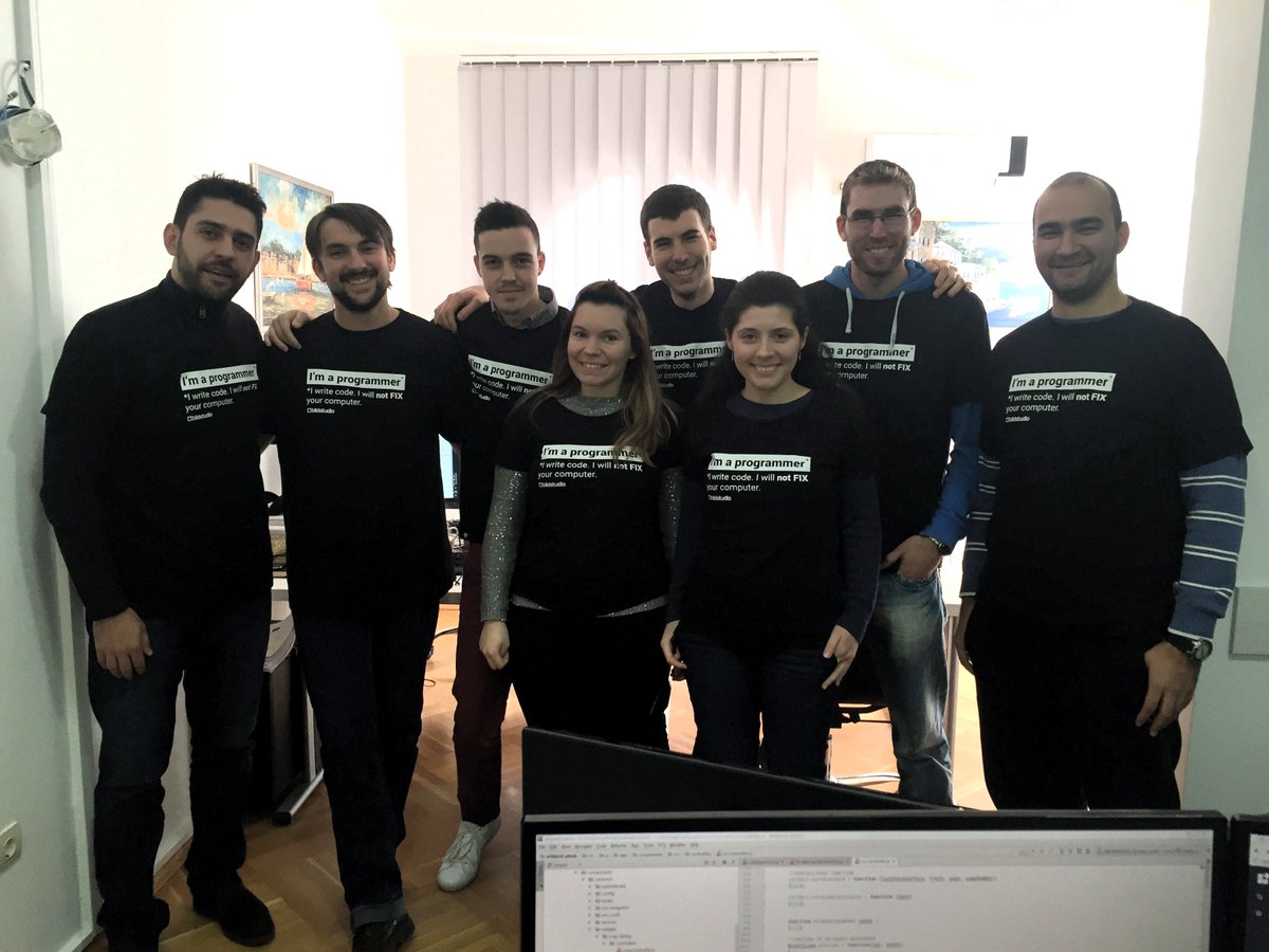 bild_studio's tweet photo. If your computer doesn't work, do not call these guys. :D
#softwaredevelopment #funnytshirts #bildbettertogether #bildteam #programmer https://t.co/AAWDD3PNUO
