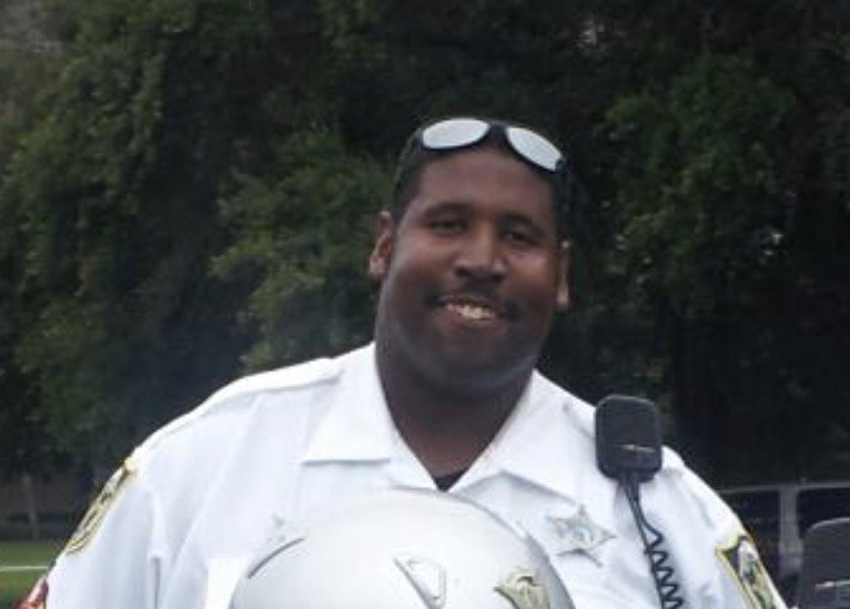 OrangeCoSheriff's tweet photo. There is only one GoFundMe page for #fallenhero DFC Norm Lewis. Here is a link.  https://t.co/4qclr2HCCc https://t.co/pr6Gs55QnP