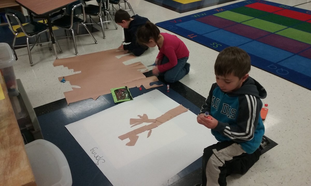 HansonKinder's tweet photo. Demonstrating our knowledge of how trees change with the seasons! #hornetpride https://t.co/2b6dzMKuBe