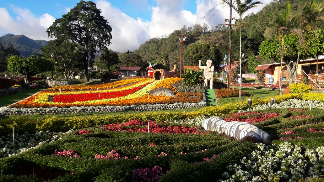 ATP_panama's tweet photo. La Feria Internacional de las Flores y el Café en Boquete se prepara para recibir a más de 150 mil visitantes del 12 al 22 de enero. https://t.co/ebXLtNEtPI
