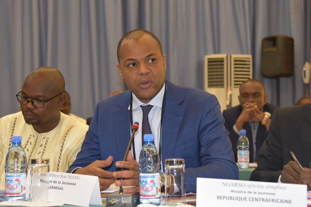 Le Ministre de la jeunesse <a href="/MameMbayeniangs/">Mame Mbaye NIANG</a> partage le succes de la ligne verte GINDIMA 200365 au Sommet #AfriqueFrance <a href="/DiagneAndrea/">Andrea M. Wojnar</a>