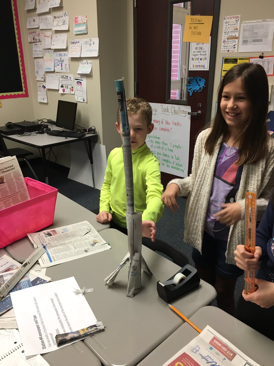 RES_GATES's tweet photo. 3rd graders trying to answer the question "How do materials affect building outcomes?"  #GTwonders #resunique #3rdherd https://t.co/8Vd7NAy6bO
