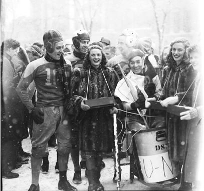 SkuleAlumni's tweet photo. With #GodivaWeek in full swing, here’s a #TBT photo from the 1948 Ye Grande Olde Chariot Race. #UofTEngineering #skule #traditions https://t.co/z8viQGY2PV