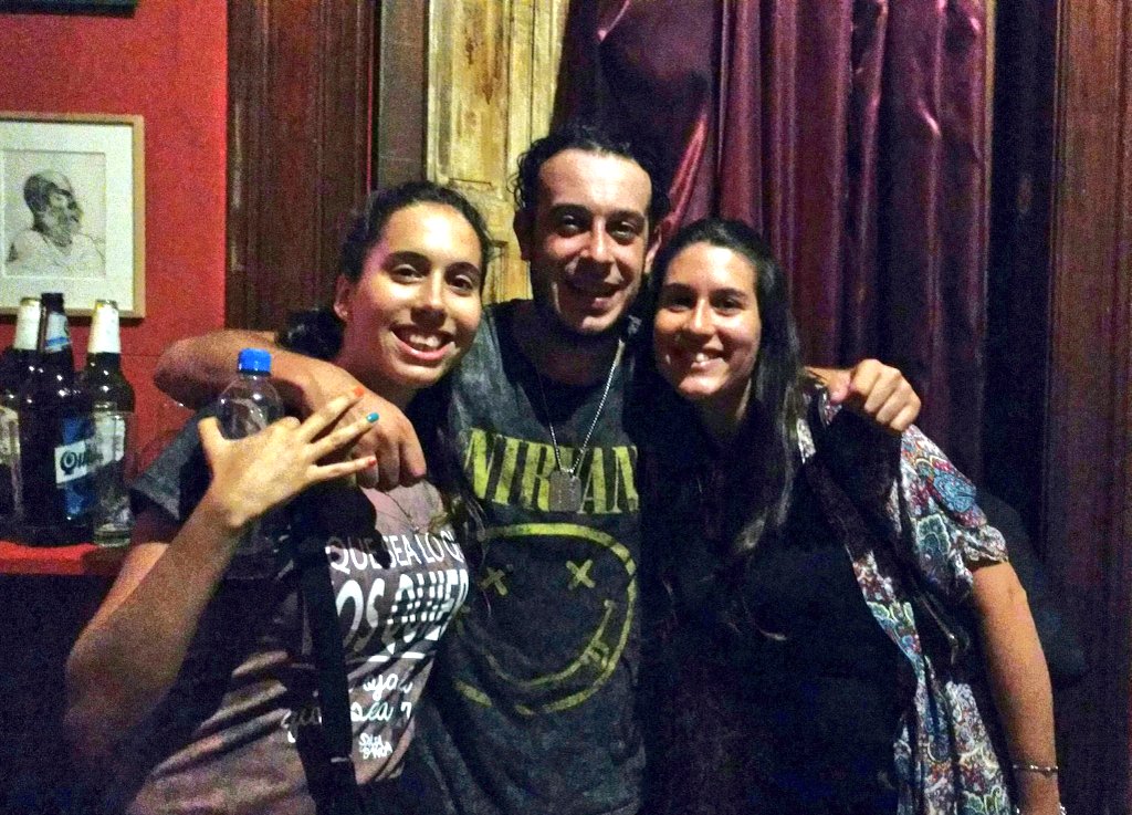 tatii_malak's tweet photo. Anoche en #LibarioBar ... Escuchando a un grande... @betogrammatico con @CandeBionica 🎸🎙🎼 https://t.co/clBXn4hZPa