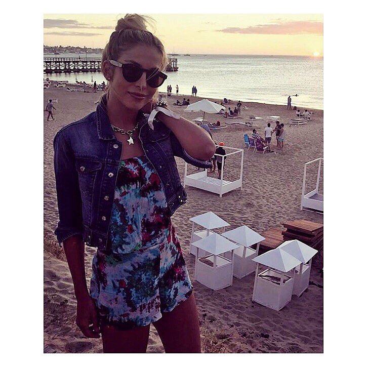 Diosa @lulydrozdek con look by las pochis! Conjunto batik 💣 
HOY en 25% OFF