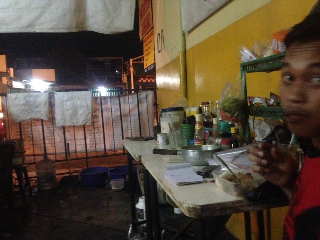 Penjual susu segar Cinere