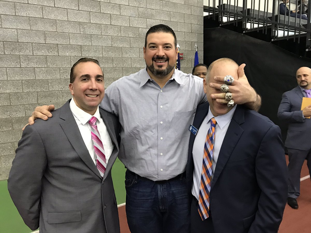 WCFANZONE's tweet photo. Joe Andruzzi (@joeandruzzifndn) having some fun 💍 💍 💍 💍 #WalterCamp50 https://t.co/4BVt1iugBC