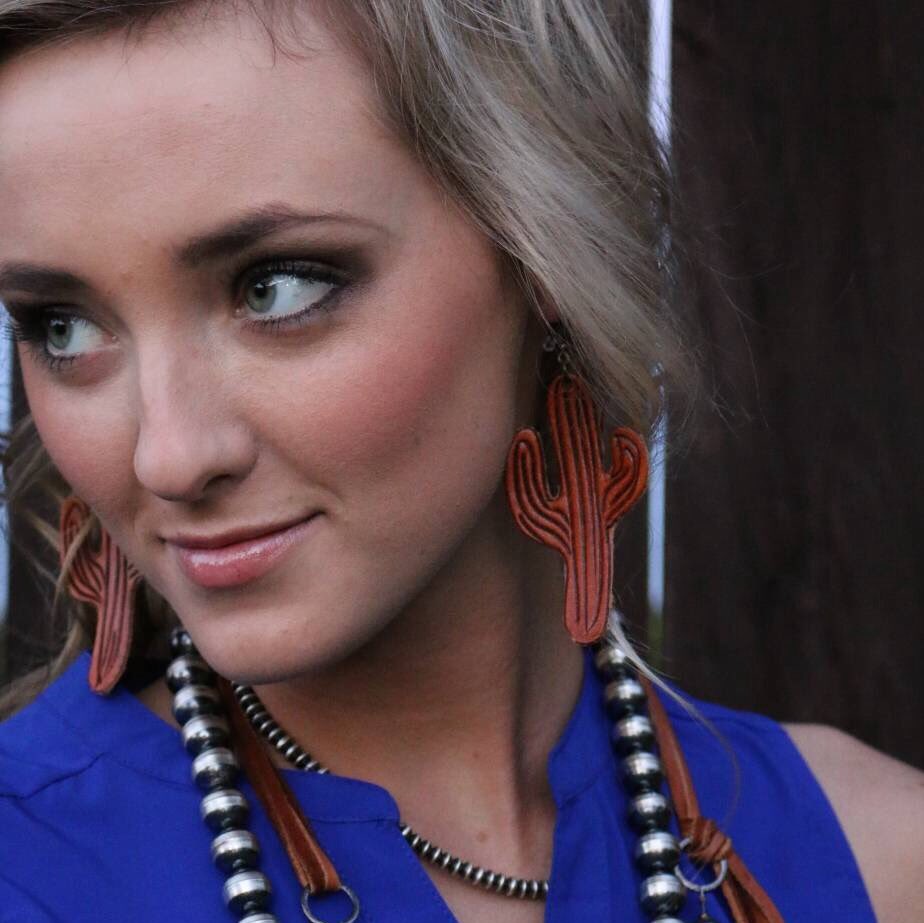ShopPunchys's tweet photo. Leather 🌵 and 🐆 earrings!!! Do we need to say more!? Super lightweight and they go with pretty much everything #WinWin 
Shop PUNCHY'S https://t.co/J4PxSL5n1T
