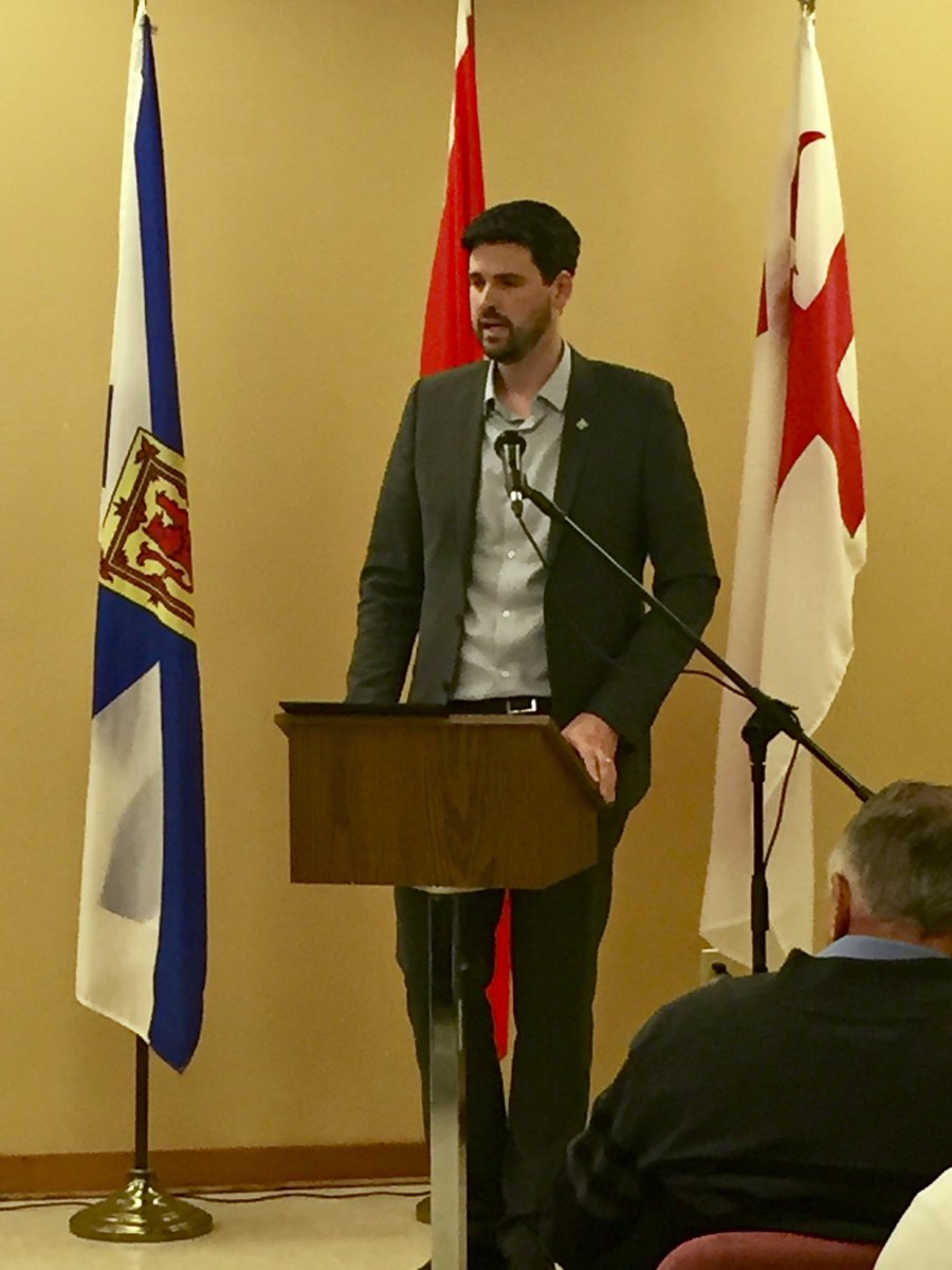 L MacDonald tweet media