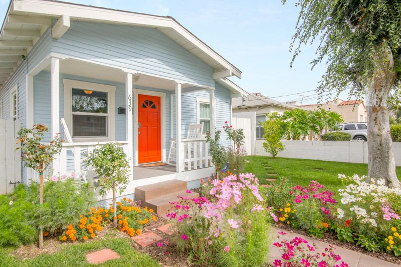 finallyREPhotos's tweet photo. What does your front door say about the style of your house? #realestate #orangecounty #ocrealestate #realtor #forsale #home #homedesign #oc https://t.co/1sTiOZP2wj