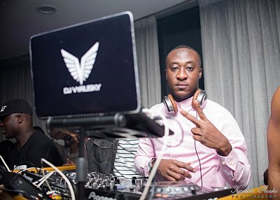 donkorgh's tweet photo. (@djvyrusky) Dj Vyrusky's #THROWBACKVERSEDAY; history told through a Master’s Ears  https://t.co/psMX4ODA6Y … https://t.co/iOaEdRZozI