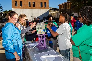 PJGradEditor's tweet image. STEM has the greatest gaps in education but the most livable wages - @TheDanielCenter on building a better Raleigh: bit.ly/2ifkVzn