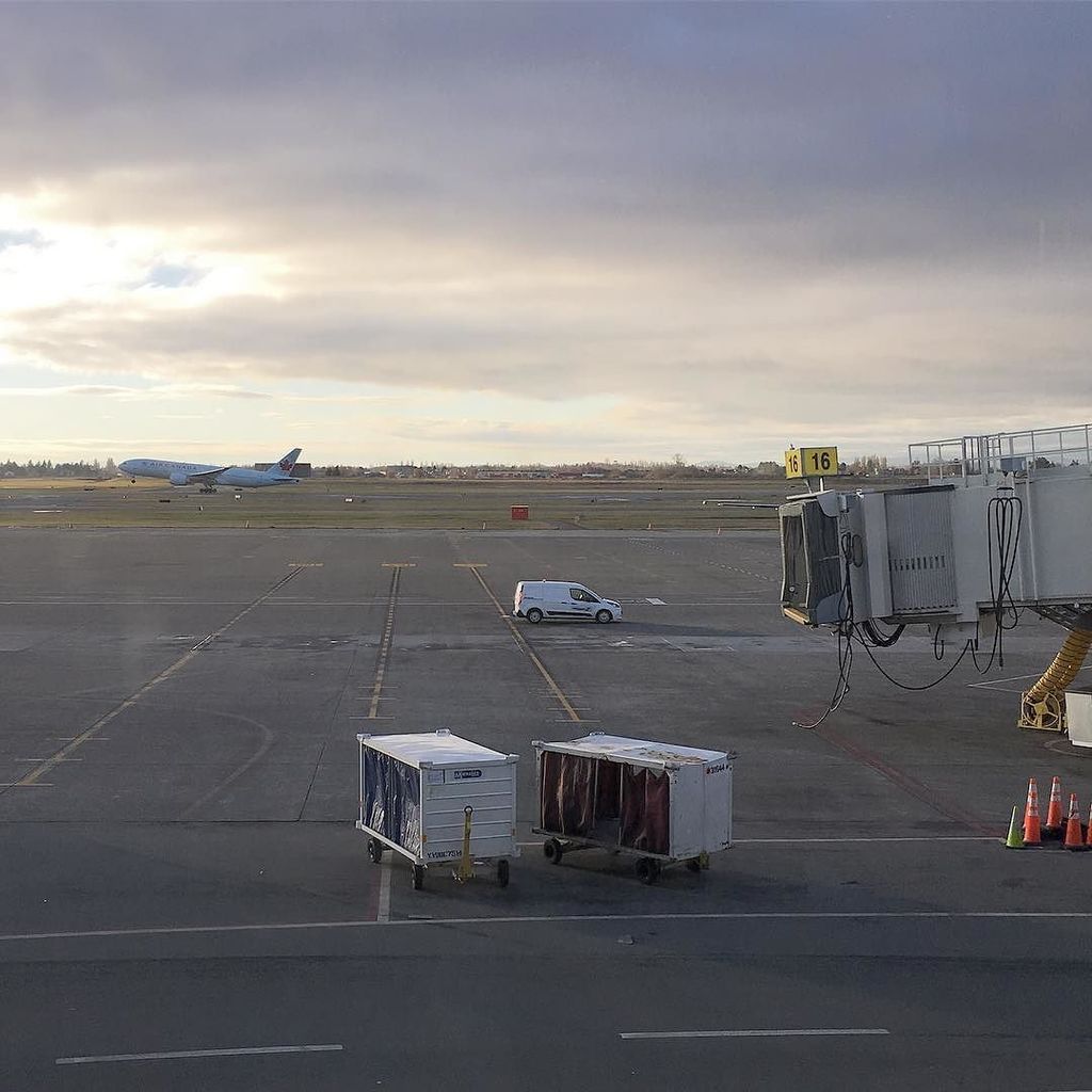 Patrick_Lajoie's tweet image. Good morning Vancouver :) #headinghome #shortconnection #airport #canada #travelphotograph… ift.tt/2jf7DRV