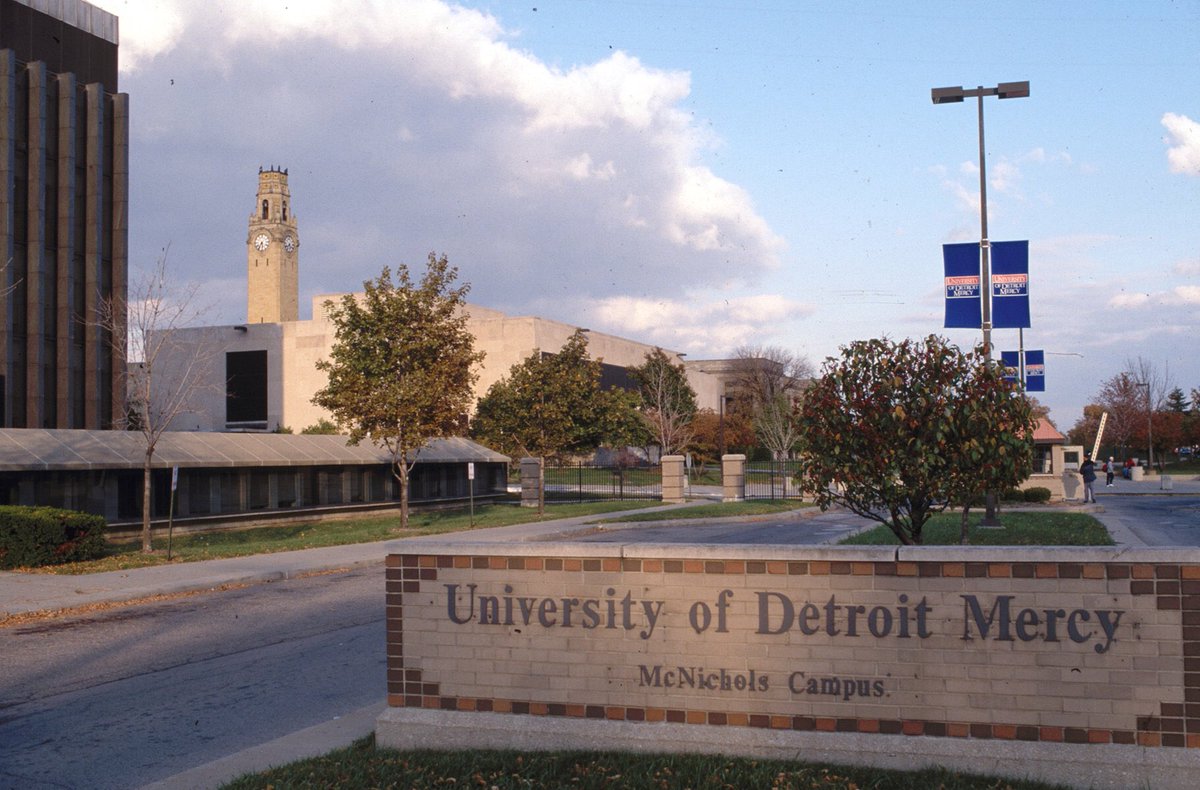 godetroitmercy's tweet photo. Did you know that more than 89 percent of our graduates find employment within six months of graduating! #applydm https://t.co/QYjExue2tk