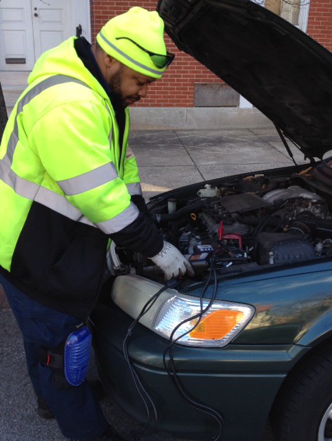 AAAMDNews's tweet image. AAA Mid-Atlantic received nearly 2,700 calls in MD for roadside assistance yesterday, 40% of those calls were for dead batteries.#AAAMDNews