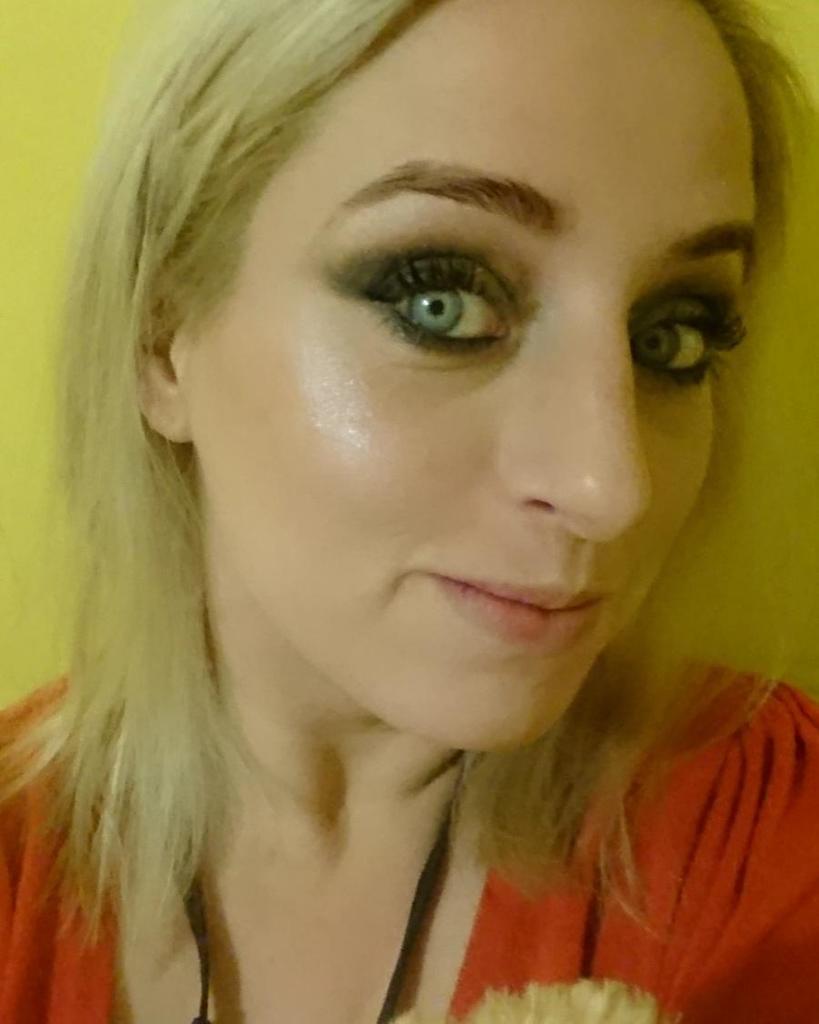 jaynem27t's tweet photo. #highlightaddict #youniquemakeup #palette2 #smokyeye #followforfollow #highlightonpoint #l… https://t.co/8fDohA83S9 https://t.co/Io6zONFxGq