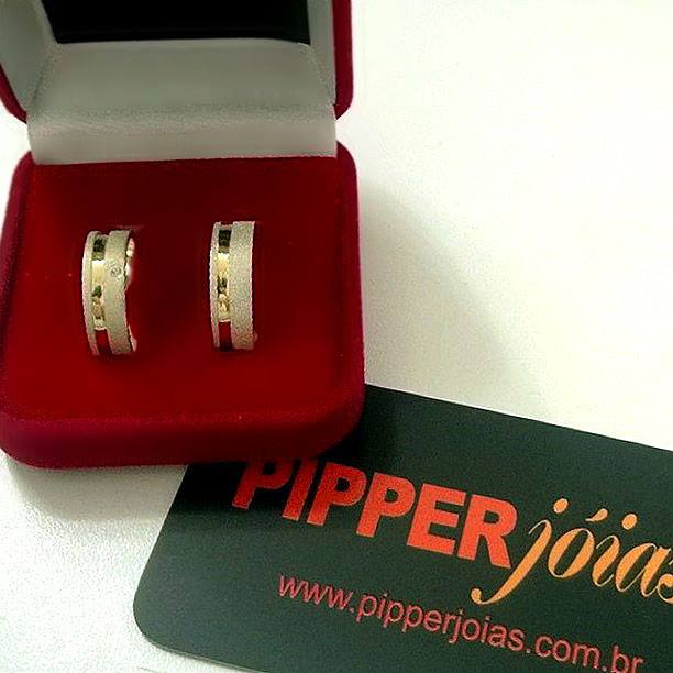 joias_pipper's tweet photo. Vendo Lindas Alianças de Compromisso em Prata com filete de ouro
Em até 8x de R$ 21,87 no cartão ou R$ 157,46 à vista
Whatsapp(16)99306-6243 https://t.co/5MHb7yueCz
