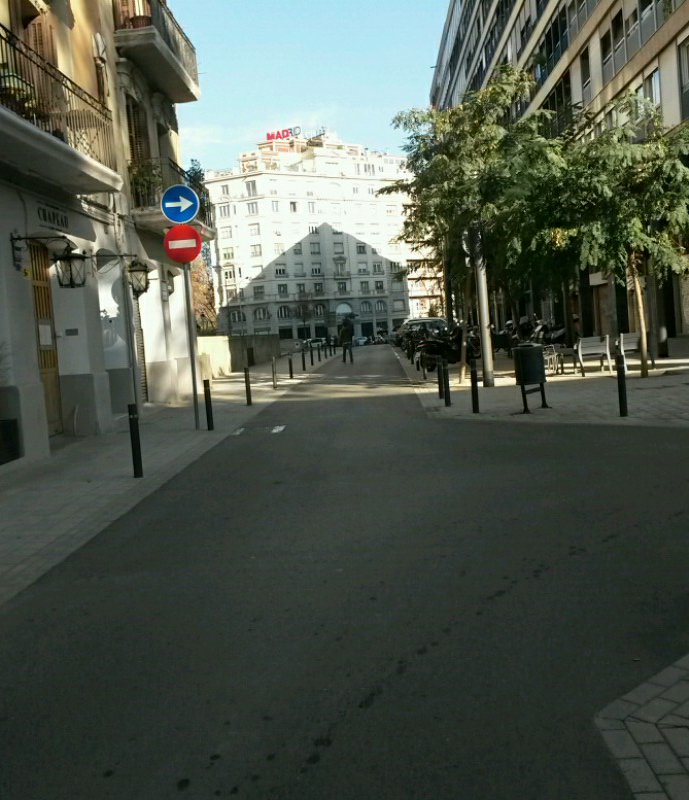 esberginia's tweet photo. #bicibcn #incidència @BCN_Mobilitat @BCN_LesCorts falta #faldó #excepteBicis sota senyal #sentitProhibit a #DeuiMata amb ptge #5torres https://t.co/Rm1mXLS47w