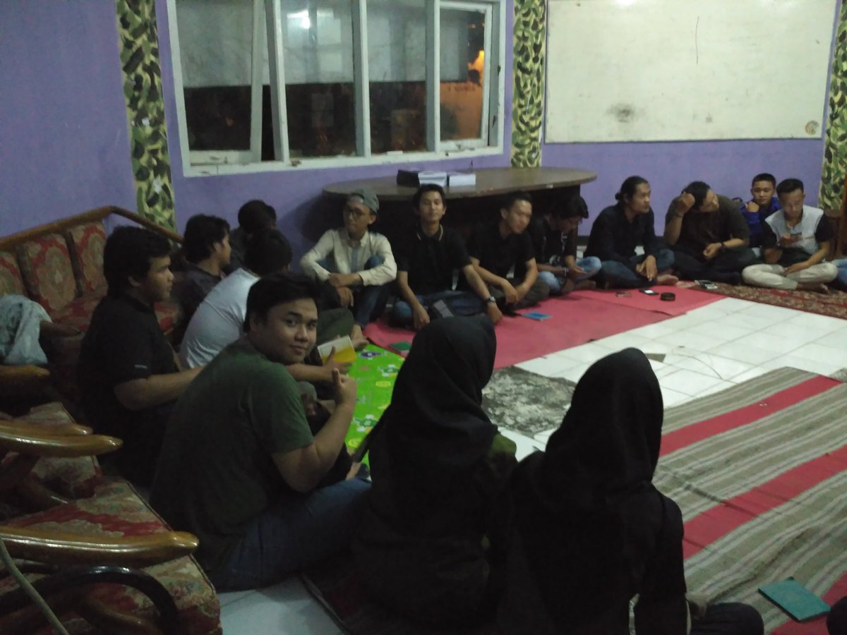 Yasinan dan rapat camp Frame Lampung <a href="/ZOOM_UNILA/">ZOOM UNILA</a> <a href="/ukm_blitz/">UKM fotografi BLITZ</a>  @UkmDcfc <a href="/hitamputihUBL/">HitamputiHPhotografy</a>