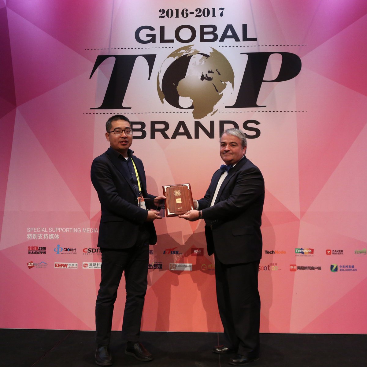 oppo's tweet image. Proud to be recognised by IDG as a 2016-2017 Top Global Smartphone Brand and Top Connected Devices Brand during CES!